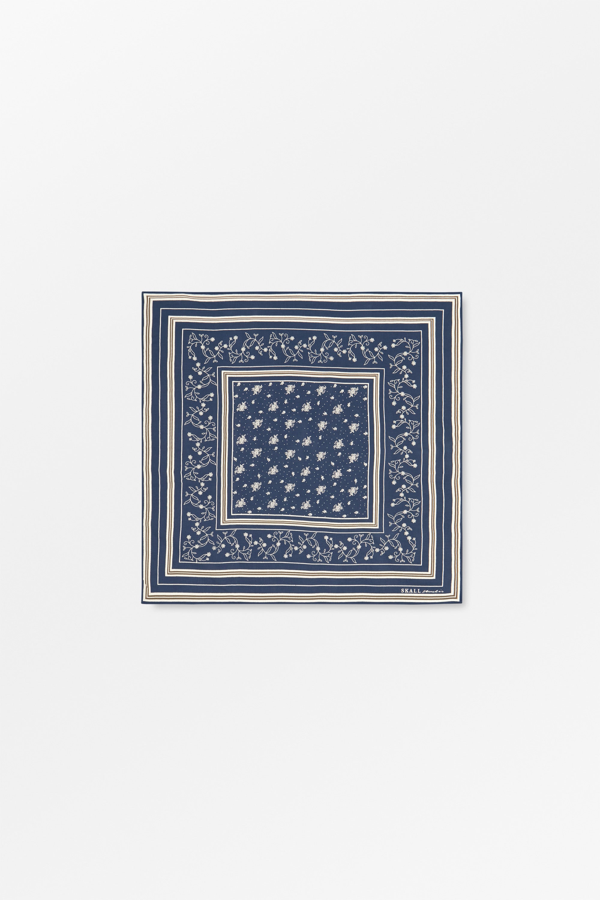 Skall_classic_scarf_55x55-