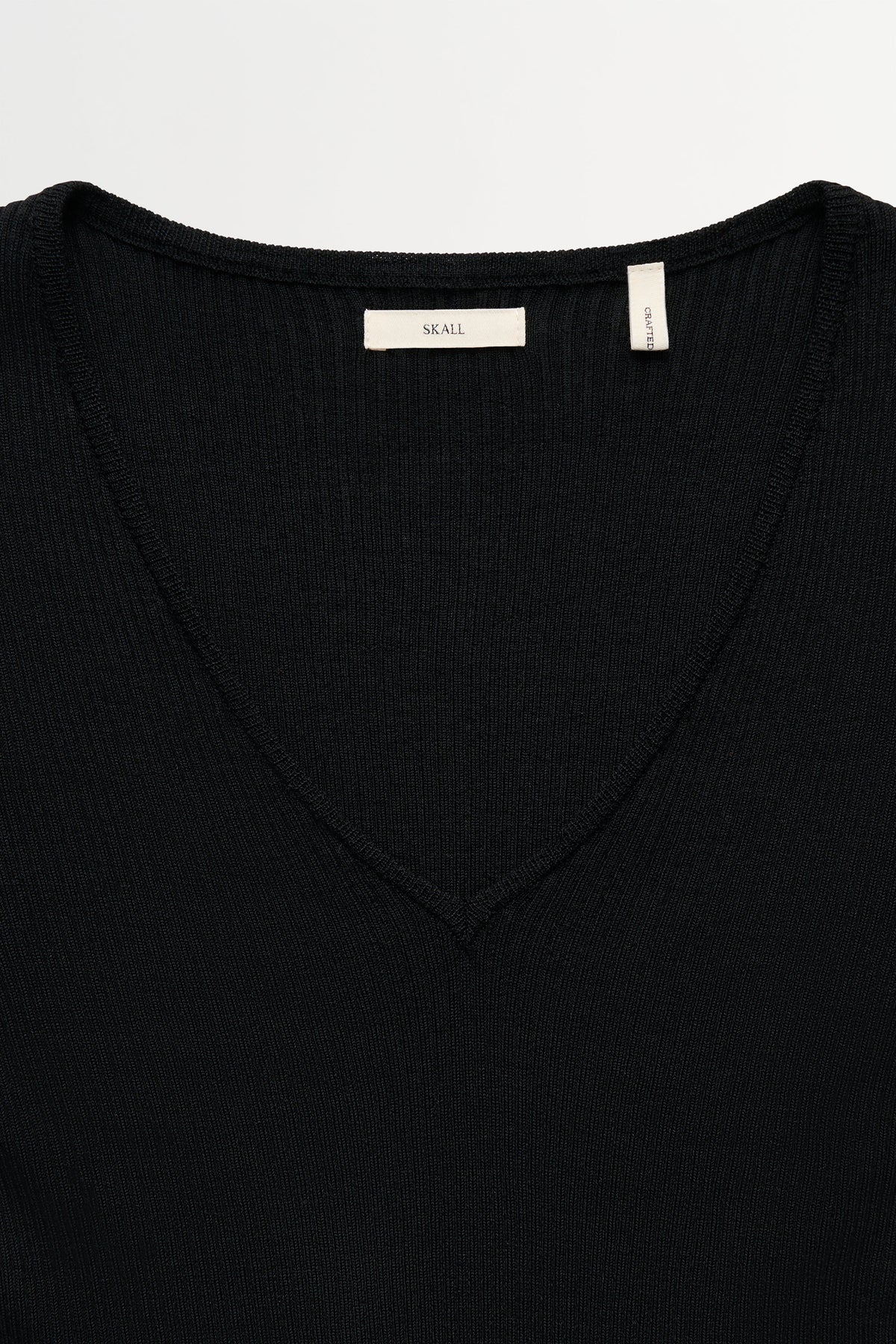 Skall Studio Ada tee Tee Black