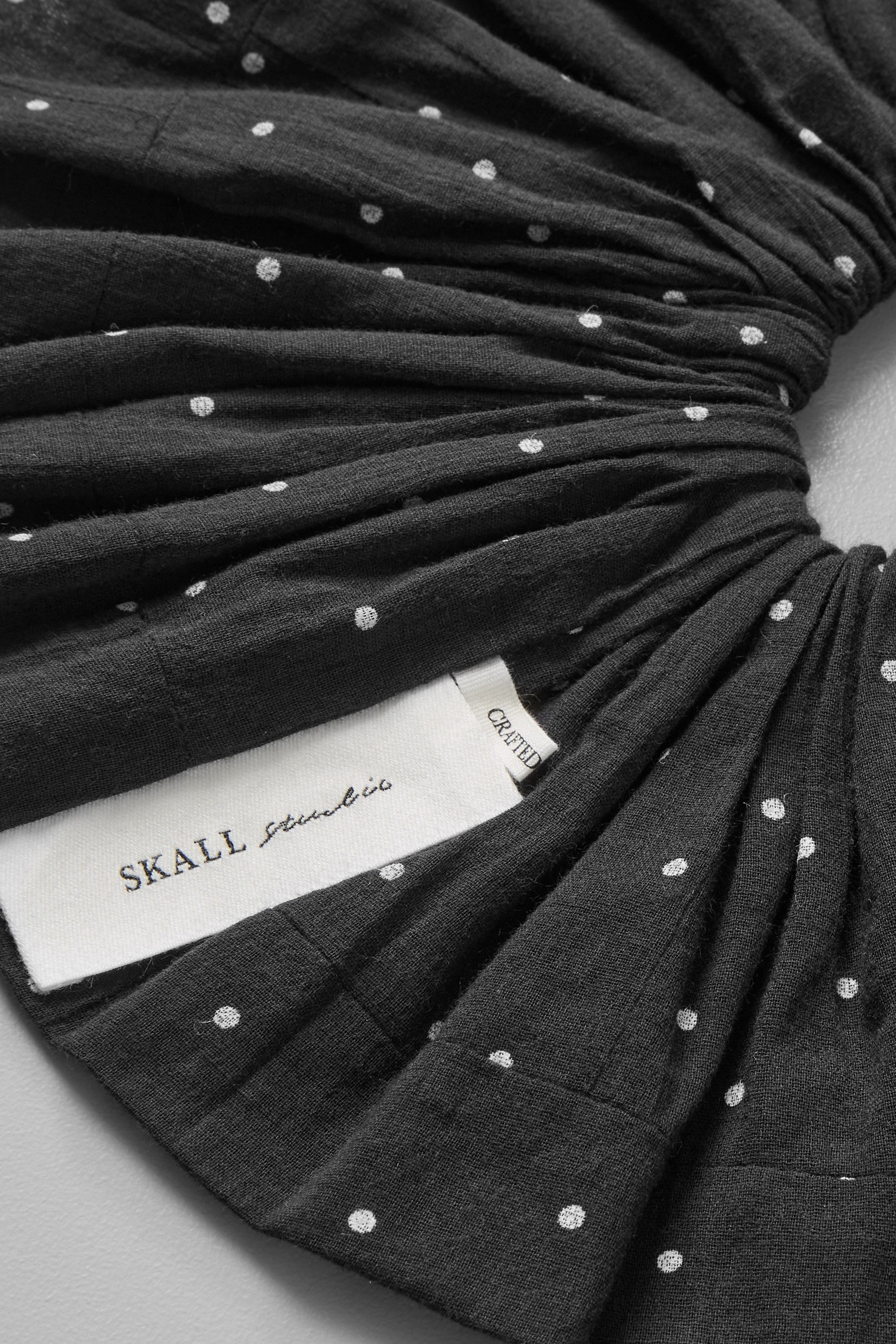 Skall Studio Big scrunchie Acc Black/White dot