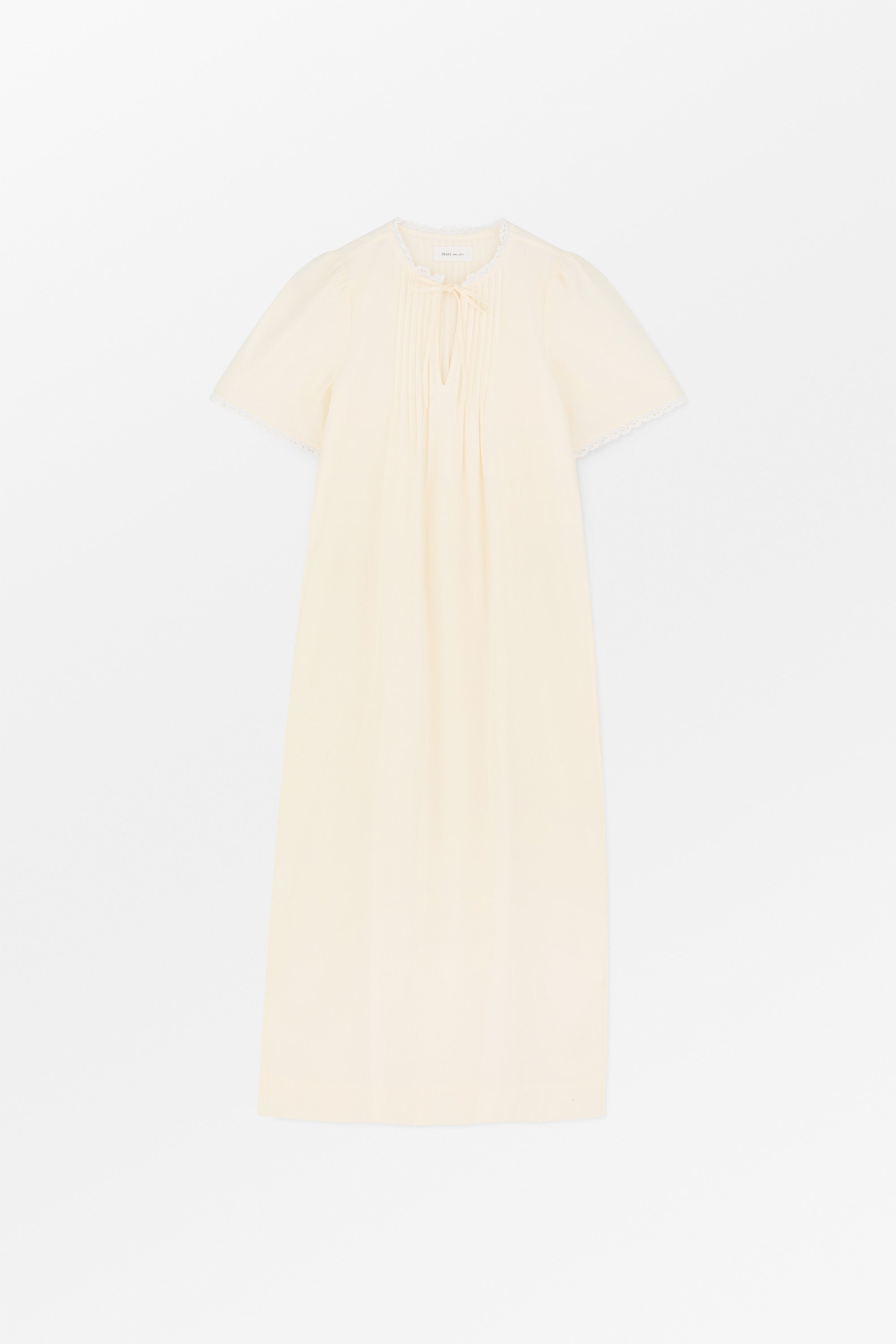 skall studio moonlight silk dress Det er lov til pynte seg litt, selv om man stort sett bare m holde seg hjemme, med "Moonlight Silk Dress" fra SKALL Studio https://www.svean.no/produkt-moonlight-silk-dress-2844/146