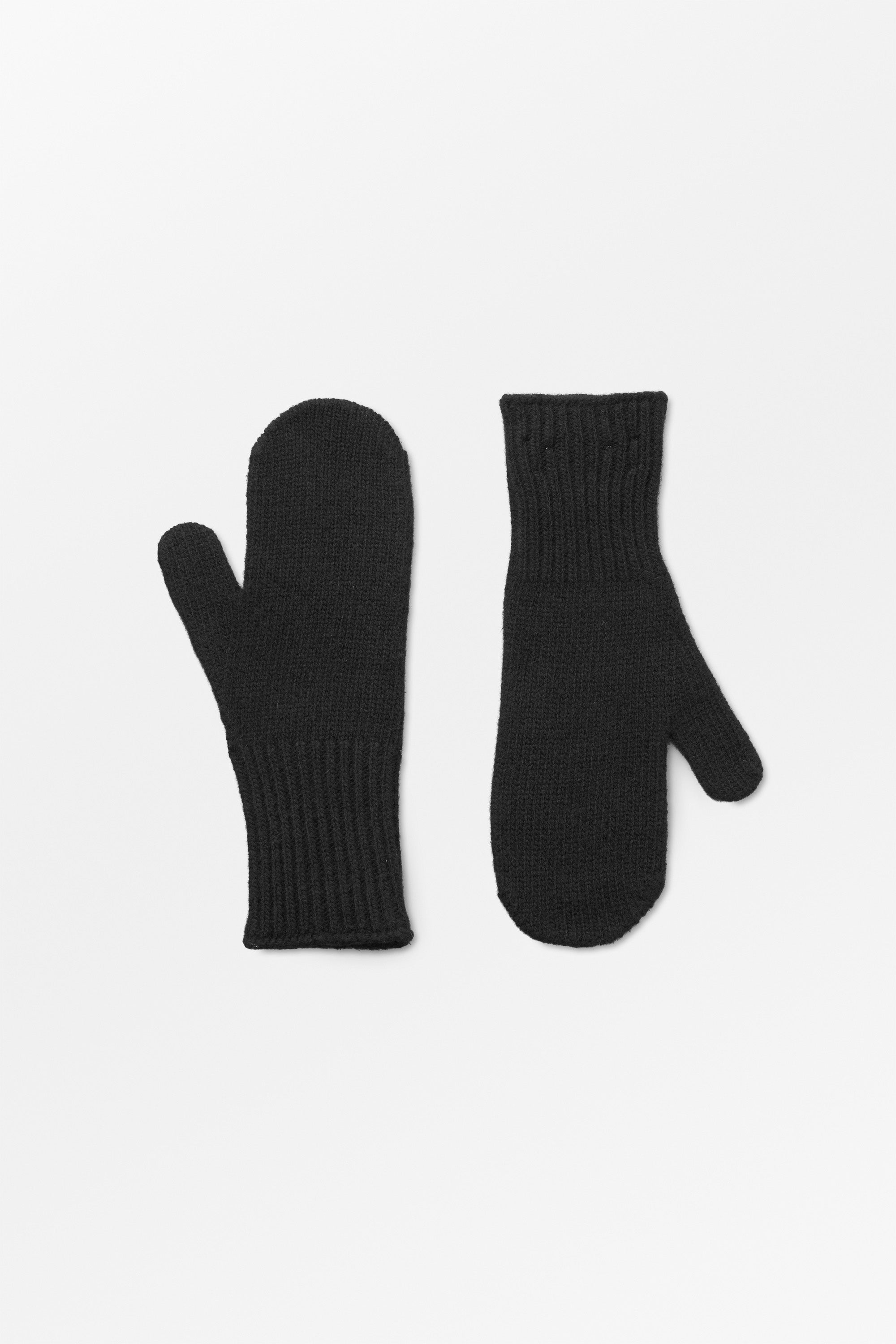 Olivia mittens - Aurora red – Skall Studio ENG
