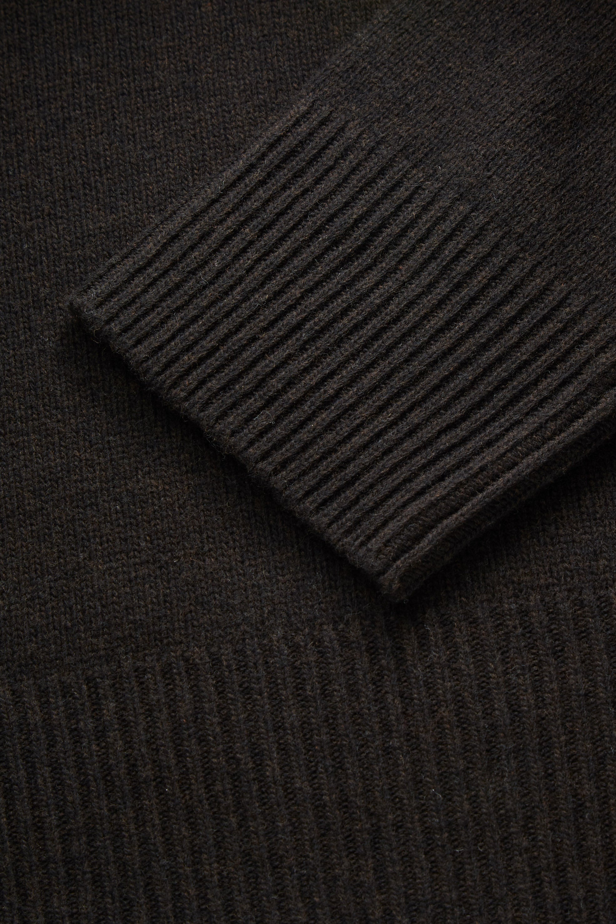 Skall Studio Silene t-neck Turtleneck Deep brown