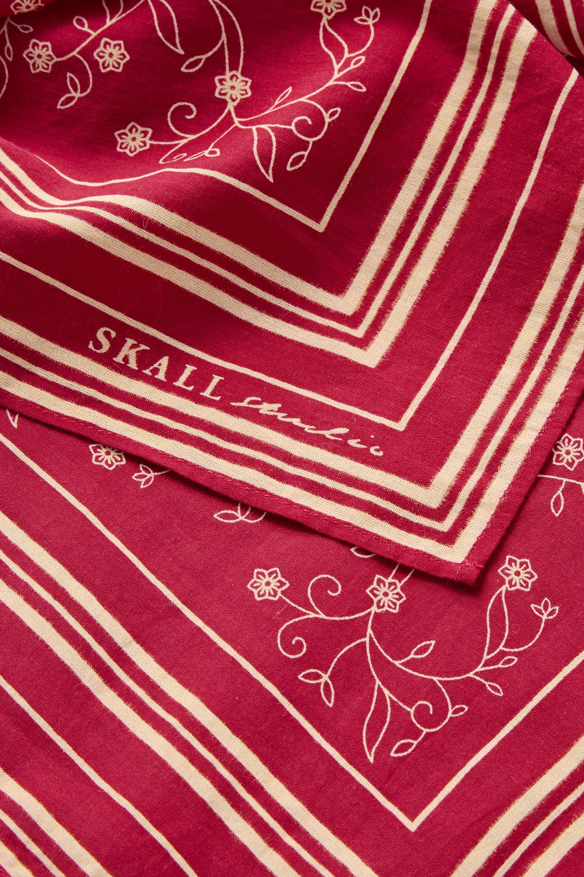 Skall Studio Skall classic scarf 55x55 Scarf Fiery red/Light cream