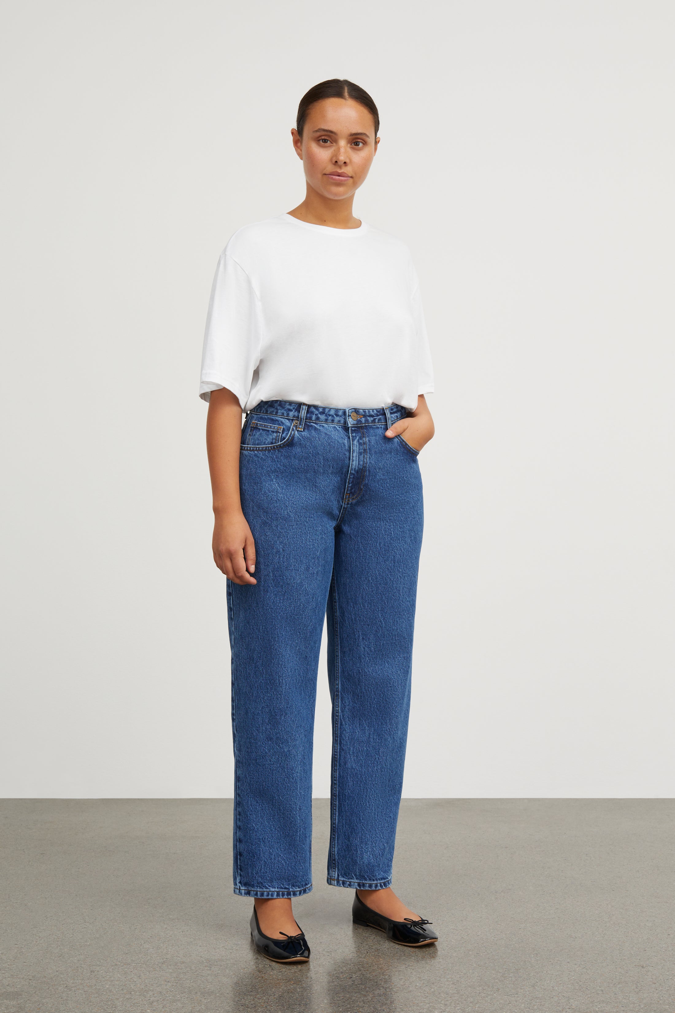 Allison cropped jeans - Mid blue – Skall Studio ENG