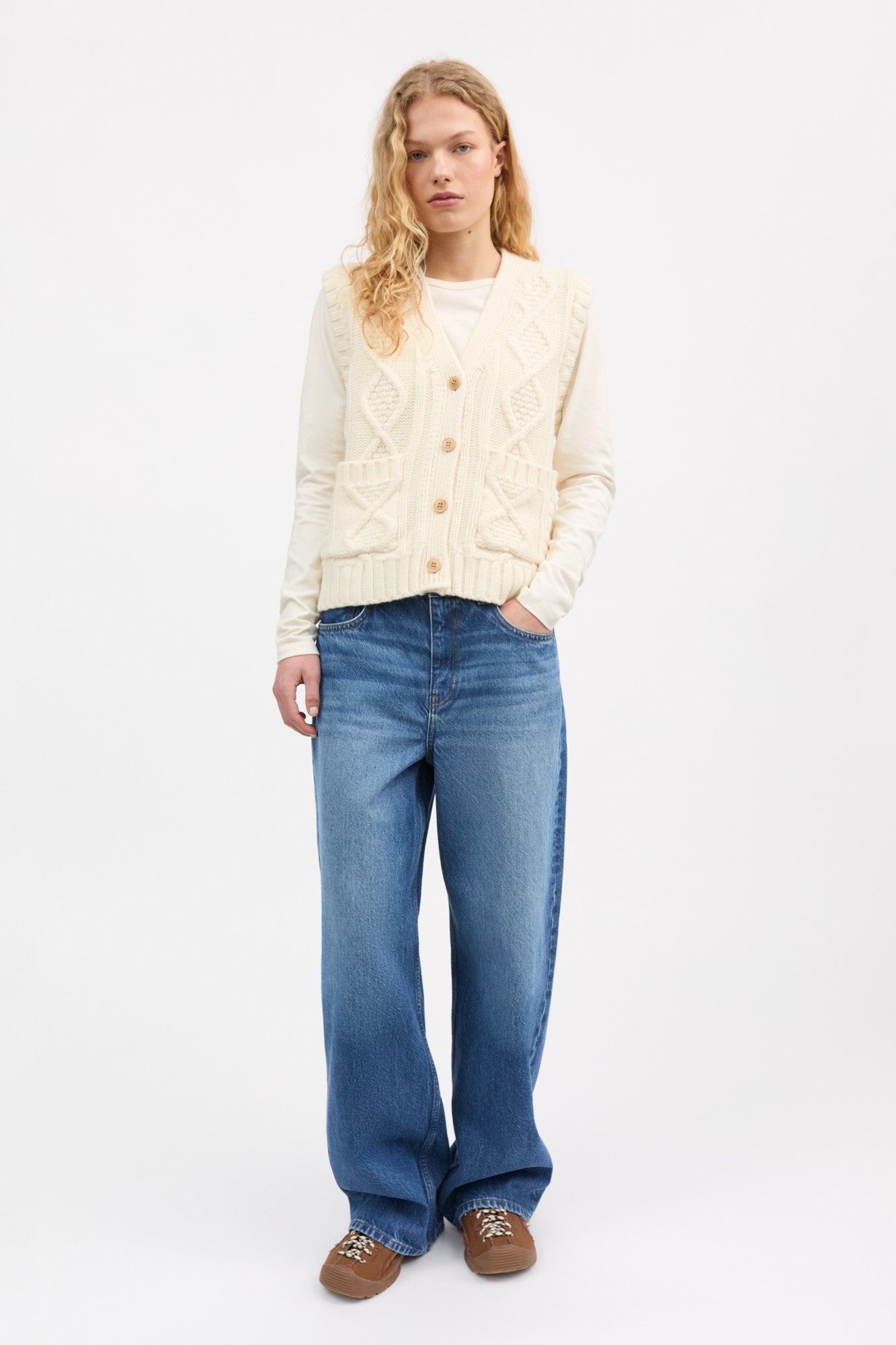 Skall Studio White sun vest Vest Ecru