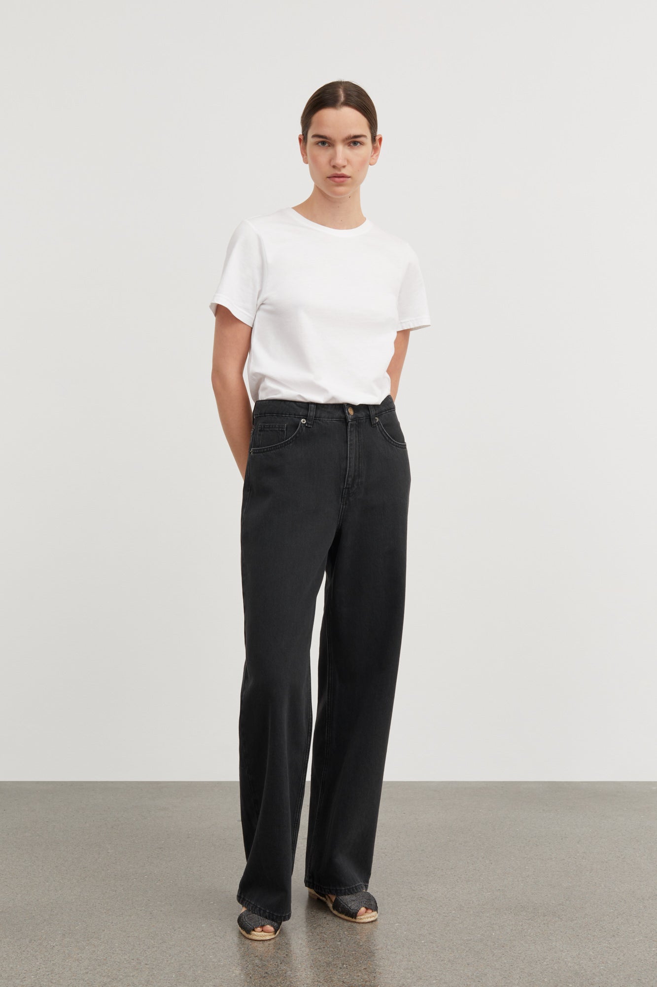 Willow wide jeans - Washed black – Skall Studio ENG